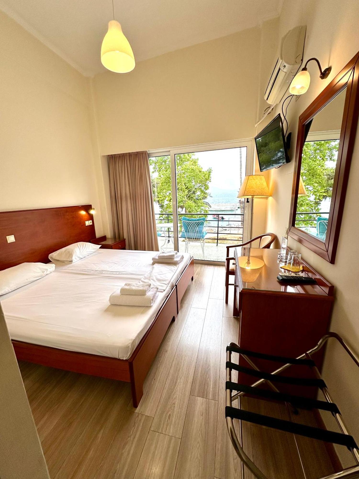 Hotel Akti ルートラキ エクステリア 写真
